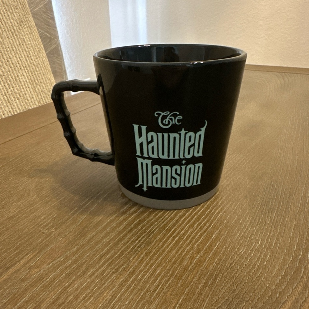 Disney Parks Mug HATBOX GHOST THE HAUNTED MANSION‎ Heat Sensitive Decal - No Lid
